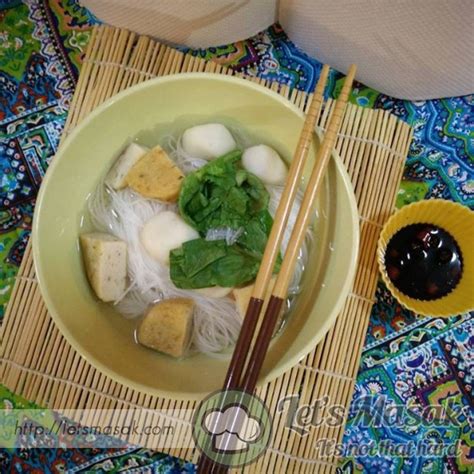 Fish Ball Noodle Soup Recipe | LetsMasak