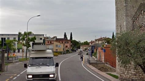 Bardolino Auto E Moto Si Scontrano In Via Marconi Due I Feriti