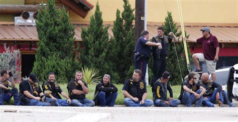 Waco Biker Gang Shootout Kills 9 Outside Twin Peaks Cnn