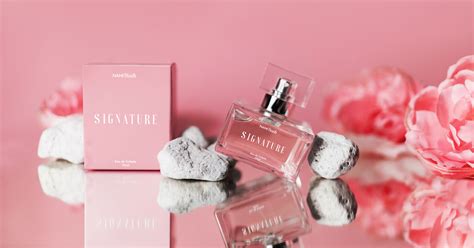 NOVITET: Toaletna voda Signature - NaniNails - Blog o kozmetici za nokte