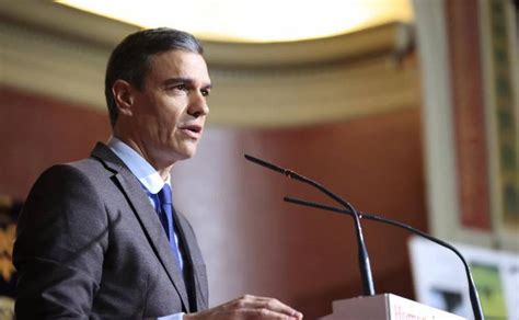 Sánchez dice que pasará a la historia por haber exhumado a Franco El