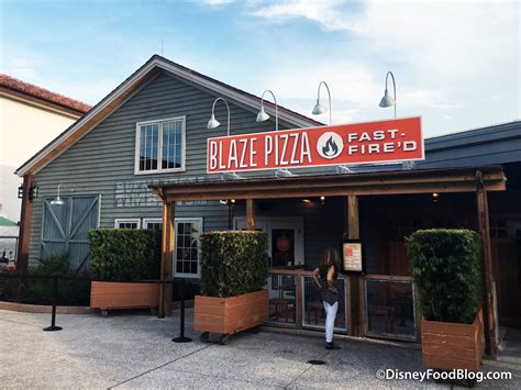 First Look And Review Blaze Fast Fired Pizza In Disney Springs The