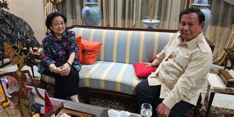 dikunjungi prabowo bukti pamor megawati  kuat