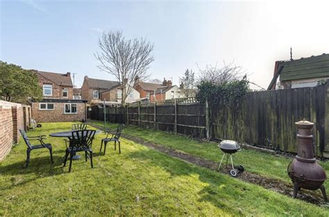 Spring Road Kempston Bedford 3 Bed Semi Detached House £325 000