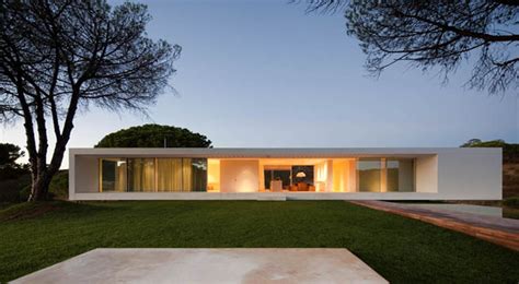 Casa Minimalista Con Piscina En Portugal