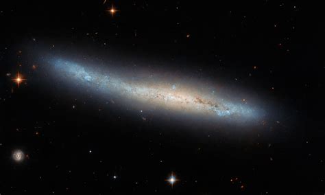 El Hubble Ve Una Galaxia Espiral De Canto