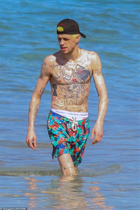 Pete Davidson Packs On The PDA With Bikini Clad Chase Sui On Romantic Hawaiian Getaway Daily