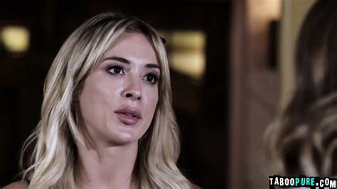 Pretty Small Tits Kyler Quinn Had Lesbian Threesome Sex