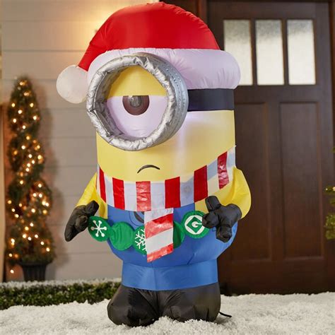 Universal Despicable Me 35 Ft Lighted Minion Christmas Inflatable At