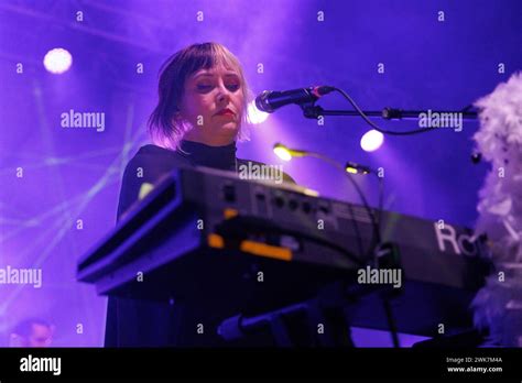 Birmingham Uk 18th Feb 2024 Rachel Goswell Of Slowdive Performing