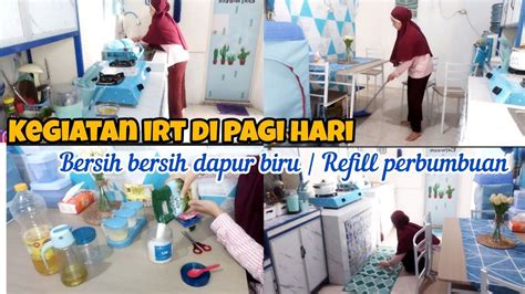 Rutinitas Irt Tanpa Art Di Pagi Hari Bersih Bersih Dapur Biru