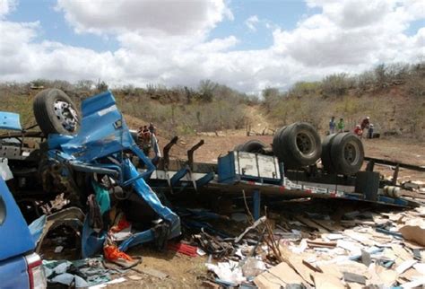 Caminhoneiro Morre Em Capotamento Na BR 116 Norte Calila Noticias