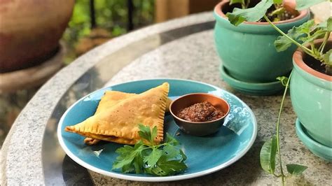 Sambooseye Bandari Shrimp Samosa with Tamarind Sauce سمبوسه ى بندرى