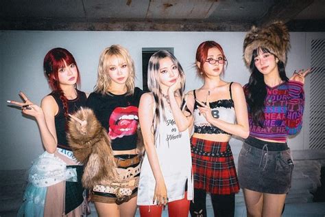 LE SSERAFIM Conquista O Billboard Hot Crazy