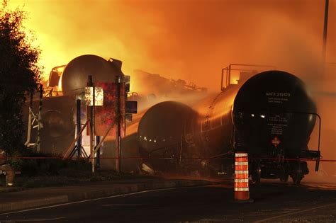 Dot 111 Rail Cars That Burned In Lac Megantic Banned For Oil Use