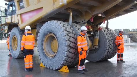 Blind Spot Survey On A Rigid Dump Truck Youtube