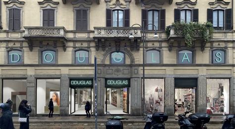 Douglas A Milano Uno Store Di Mq Italiaoggi It