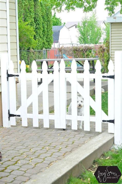 Diy White Picket Fence Gate Picket Fence Gate Backyard Fences White