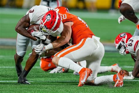 Georgia Clemson Kickoff Time Draws Mixed Reviews From College Football