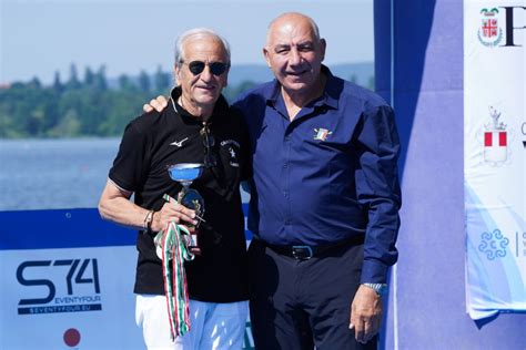 Campionati Italiani A Varese La Canottieri Lario Brilla Con Ori