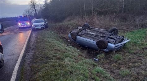 Wypadek Drogowy Na Drodze Wojew Dzkiej Dwie Osoby Poszkodowane