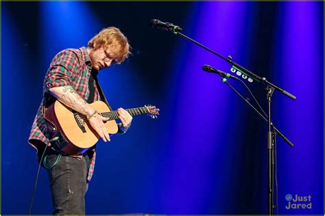 Ed Sheeran Performs For A Giant Crowd In Las Vegas Photo 712446