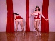 Nackte Bettie Page In Bettie Page The Girl In The Leopard Print Bikini