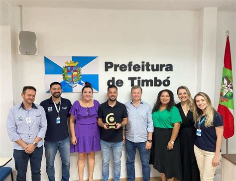 Sala do Empreendedor de Timbó recebe o Selo de Ouro do Sebrae pela