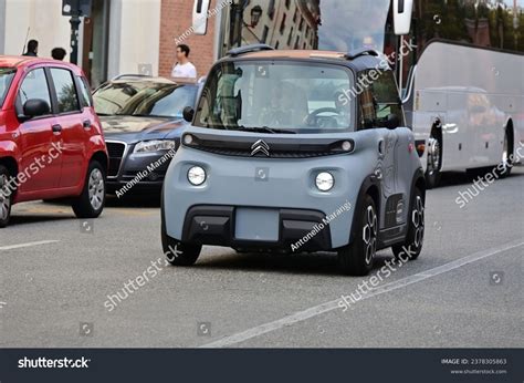 Citroen Ami Full Electric Micro Car Stock Photo 2378305863 | Shutterstock