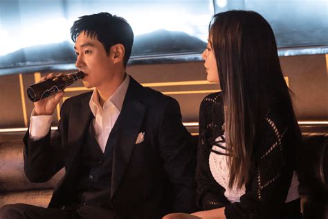 Lee Je Hoons Taxi Driver Makes Waves With Burning Sun Scandal