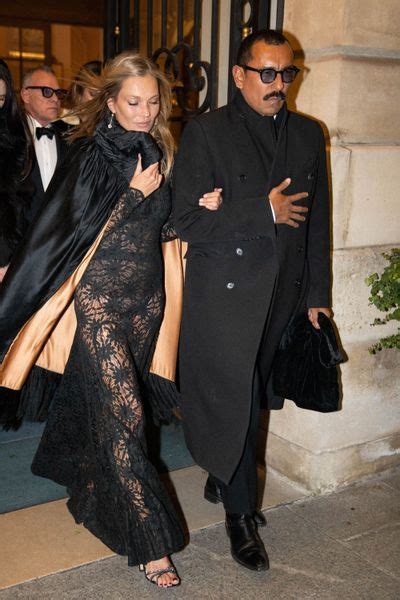 Kate Moss Sublime En Robe En Dentelle Transparente Pour F Ter Ses