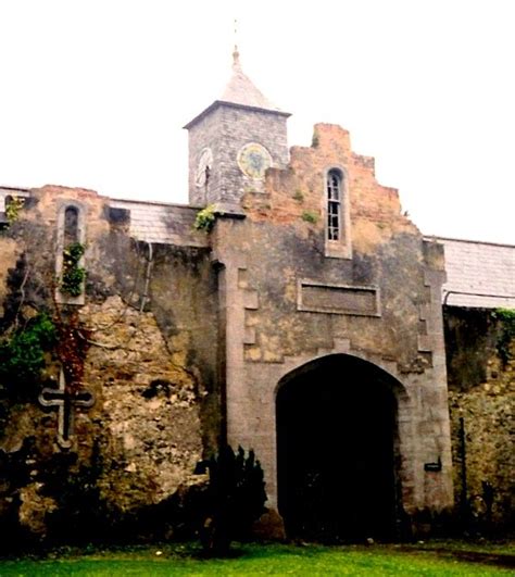 Howth Castle - Ireland | Beautiful sites, Howth, Ireland