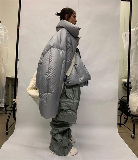 Pin auf Альтернативная мода | Futuristische mode, Mode inspo, Modeschule