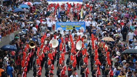 Salvadoreños celebraron la Independencia con coloridos desfiles este 15