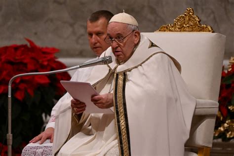 Natal Papa Celebra Missa De Natal E Pede Aten O S Crian As V Timas