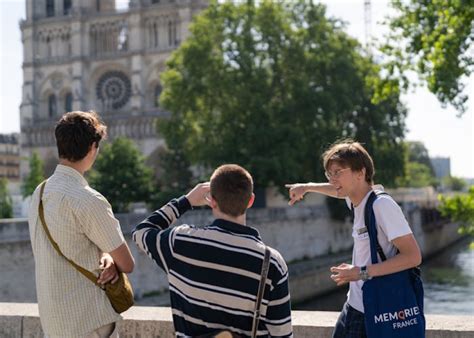 Notre Dame S Island With Sainte Chapelle And Marie Antoinette S Prison