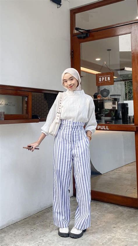 Pin Oleh Racun Outfit Di Ootd Hijab Pakaian Dasar Pakaian Nyaman