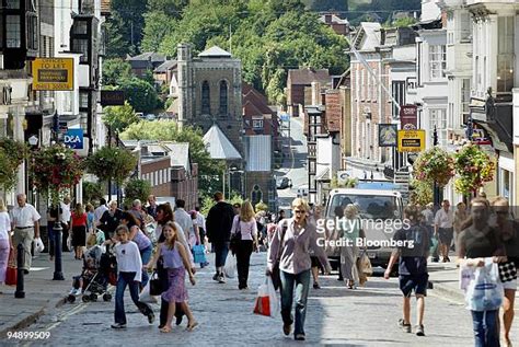 Surrey Town Centre Stock Fotos Und Bilder Getty Images