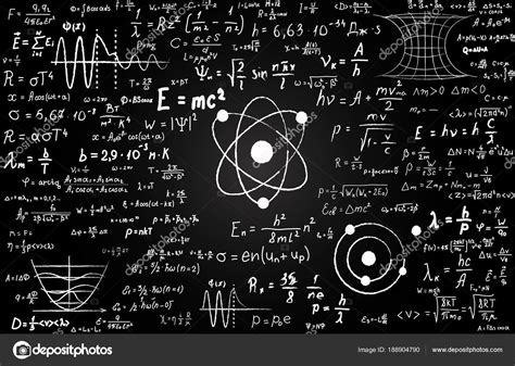 Pizarra inscrita con fórmulas científicas y cálculos en física y