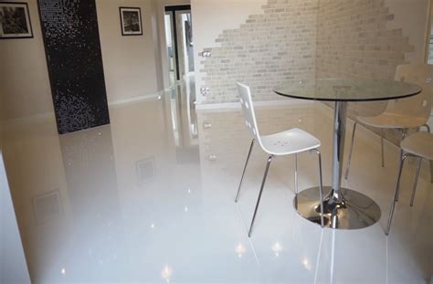 Глянцевые белые наливные полы - Floorstudio - студия наливных полов