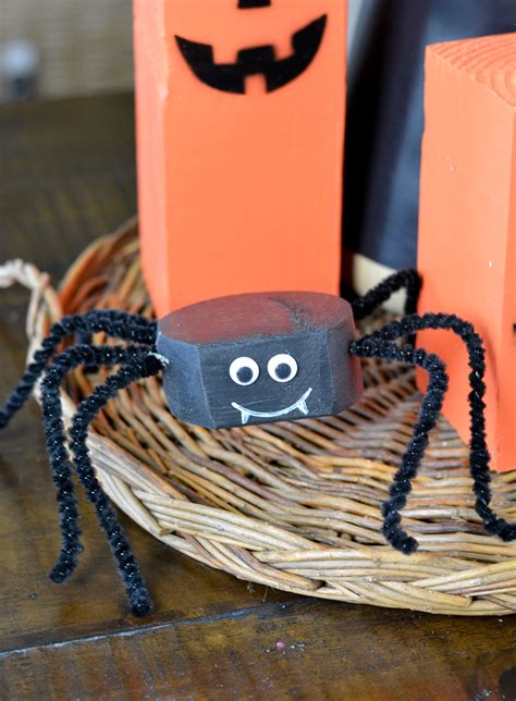 DIY Halloween Spiders