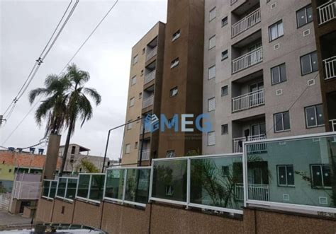 Apartamentos piscina na Rua Cachoeira de Goiás em Guarulhos