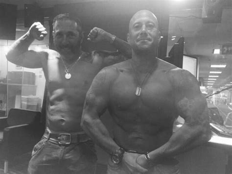 8 Hot Sexy Bonnie McFarlane Bikini Pics