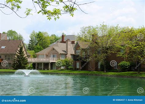 Lakeside Homes Royalty Free Stock Photography - Image: 5586437