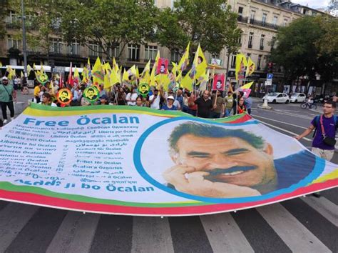 ANF Freiheit für Öcalan Status für Kurdistan Demos in vielen Städten