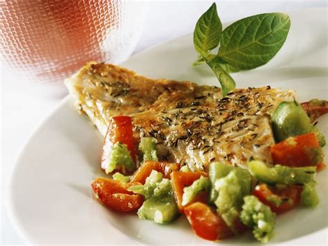 Hake Fillet with Mixed Peppers Recipe | EatSmarter