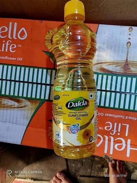 Saffola Refined Sunflower Oil Packaging Type Plastic Bottle