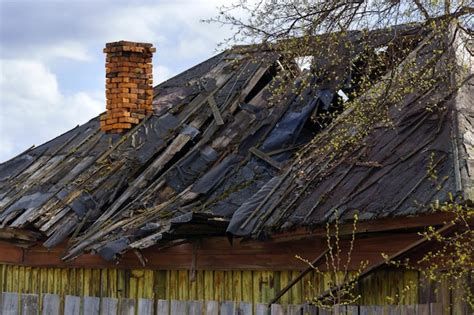 Premium Photo Old Wooden Ruined House Old Rural Architecture Old Roof