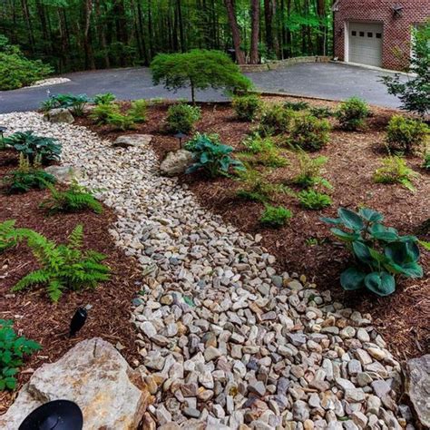 10 Dry Creek Bed Landscaping Ideas