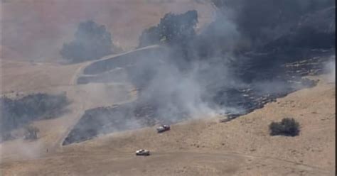 Firefighters Battling 3 Alarm Brush Fire Outside East San Jose Cbs San Francisco